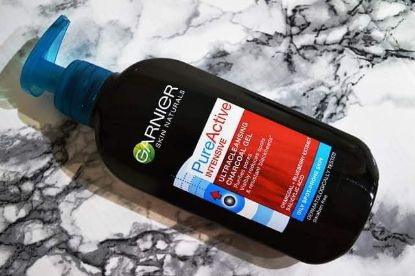 صورة غارنيه غسول بشرة جل 200 مل للبثور السوداء Pure Active